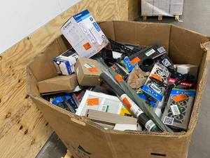 lot 121 image: Home Depot Store Returns Pallet - High Piece Count