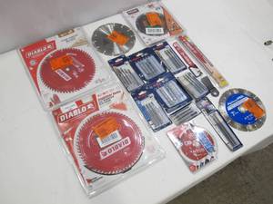 lot 585 image: Lot of 15 Assorted Circular Mitre Jig Saw Blades - Diablo, Bosch, Ridgid Avanti Pro - Up to 8.5 Inch Diameter