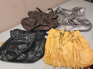 ASSORTED MEDIUM  LARGE HANDBAGS