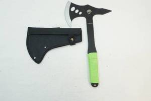Throwing axe