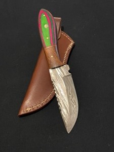 Striking Custom Damascus Steel Knife