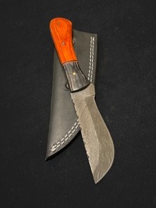 Great Looking Custom Damascus Steel Knife