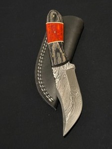 Superb Custom Damascus Steel Knife