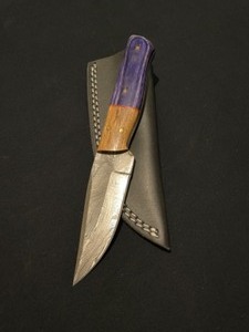 Striking Custom Damascus Steel Knife