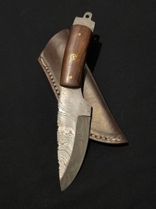 Distinctive Custom Damascus Steel Knife