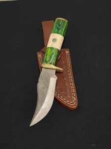 Stunning Custom Damascus Steel Knife