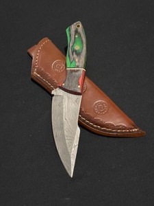 Striking Custom Damascus Steel Knife