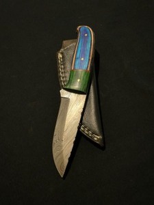 Striking Custom Damascus Steel Knife