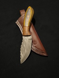 Great Looking Custom Damascus Steel Knife