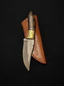 Striking Custom Damascus Steel Knife