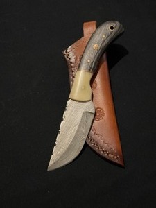 Superb Custom Damascus Steel Knife