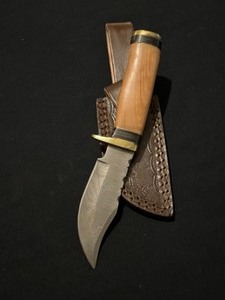 Stunning Custom Damascus Steel Knife