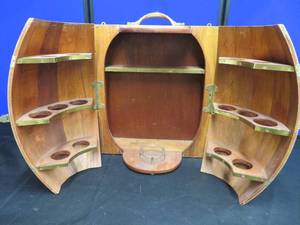 lot 10 image: BARREL BAR