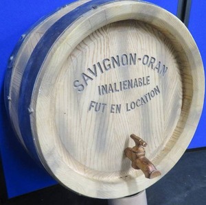 lot 26 image: 12 BARREL WINE  WALL HANGER