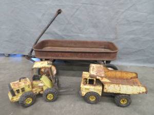 lot 34 image: VINTAGE HAPPYTIME  FLYER WITH VINTAGE TONKA TOYS