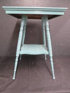 lot 42 image: VINTAGE TABLE