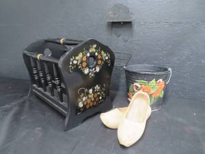 lot 43 image: MIXED LOT OF VINTAGE