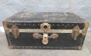 lot 51 image: MID CENTURY VACATIONER TRUNK MADE IN PETERSBURG VA