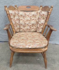 lot 60 image: VINTAGEANTIQUE CHAIR