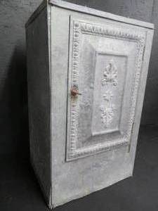 lot 64 image: ANTIQUE PIE SAFE