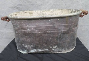 lot 77 image: ANTIQUE COPPER WASH TUB