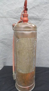 lot 78 image: Vintage Fire Extinguisher, Copper Fire Extinguisher, Miller Peerless Fire Extinguisher