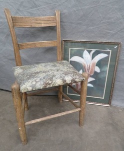lot 89 image: WOODEN CHAIR VINTAGE FRAMED PICTURE