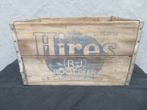 lot 95 image: HIRES (RJ) ROOTBEER WOODEN BOX