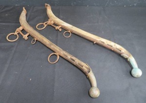 lot 115 image: ANTIQUE YOLK  HORSE HAMES