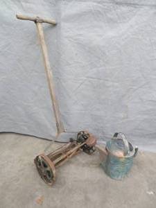 lot 117 image: LAWN MOWER  WATER CAN