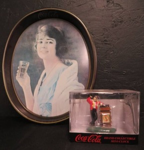 lot 125 image: COCA COLA COLLECTABLES