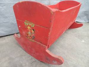 lot 130 image: ANTIQUE DOLL CRADLE