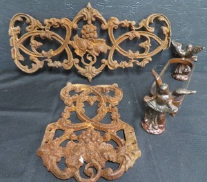 lot 139 image: VINTAGE CAST IRON DECORATIVE