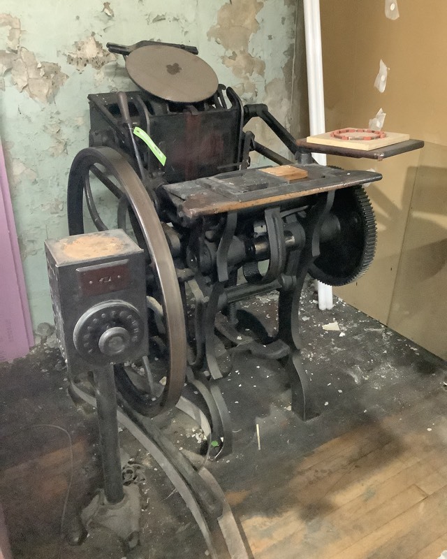 73 FRAMING AND PRINT SHOP EQUIPMENT, SUPPLIES KBID