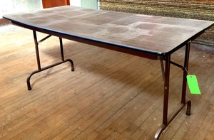 lot 36 image: Foldable Table