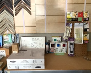 lot 33 image: Office Supplies