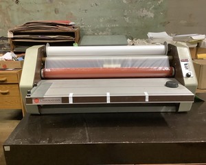 lot 52 image: Laminating Machine