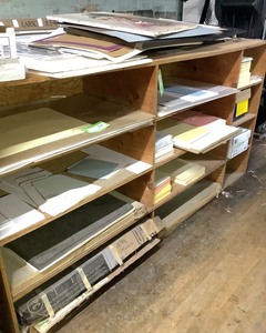 lot 84 image: Contents of Shelf
