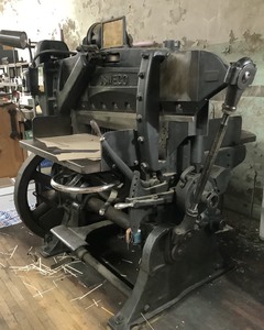 lot 4 image: Antique Oswego Guillotine Paper Cutter