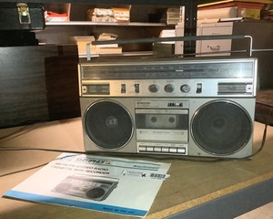 lot 129 image: Vintage Boombox