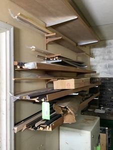 lot 168 image: Wood Molding