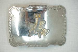 lot 18 image: Belt buckle