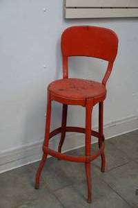 lot 40 image: Barstool