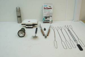 lot 113 image: Camping supplies
