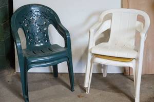 lot 144 image: Patio chairs