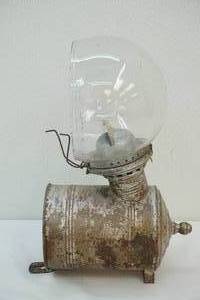 lot 73 image: Lamp
