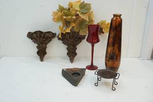 lot 77 image: Sconces