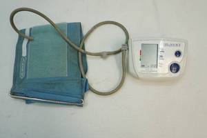 lot 92 image: Blood pressure monitor