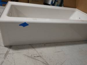 lot 14 image: KOHLER Bellwether 60 in. x 30 in. ADA Cast Iron Alcove Bathtub with Integral Farmhouse Apron and Left-Hand Drain in White