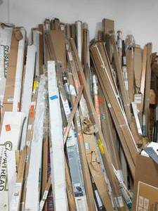 lot 22 image: HUGE LOT OF MIXED BLINDS AND TRIM
